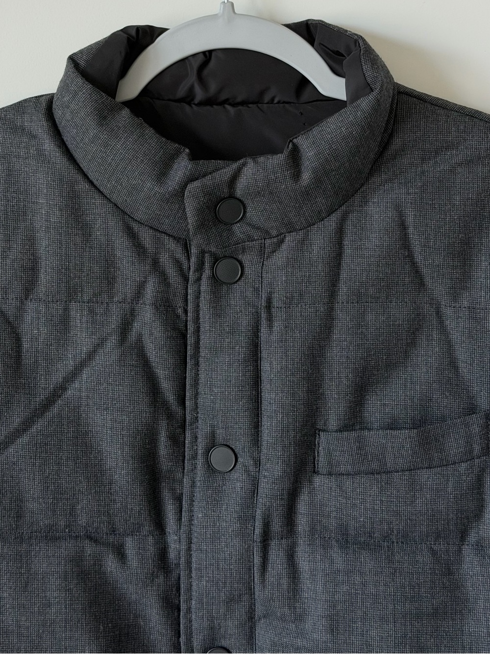 Jos. A. Bank Men's Reversible Quilted Vest in Charcoal - M - Picture 3 of 11